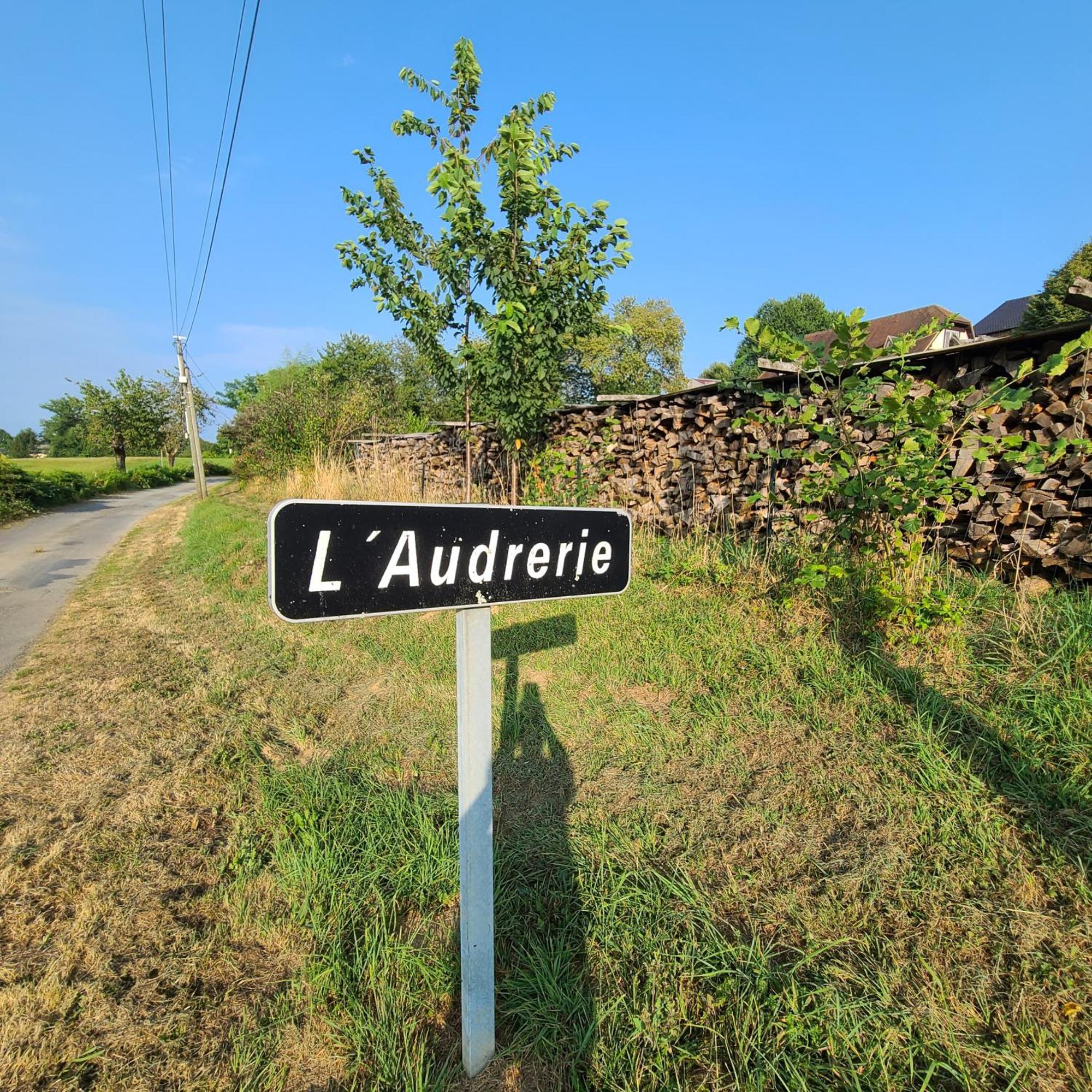Studio L'audrerie. Saint-Pardoux-Corbier Exterior foto